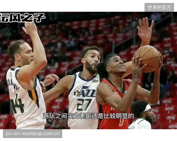 面对高位逼抢时,突尼斯后场出球能力不足或成为其致命短板。 面对高位逼抢时,突尼斯后场出球能力不足或成为其致命短板。